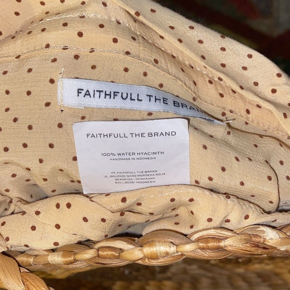 Faithful The Brand Shelby 100% Water Hyacinth Round Woven Crossbody - Picture 4 of 6